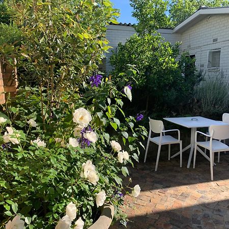 Courtyard Studio Lights And Wi Fi During Load Shedding Stellenbosch Exteriör bild