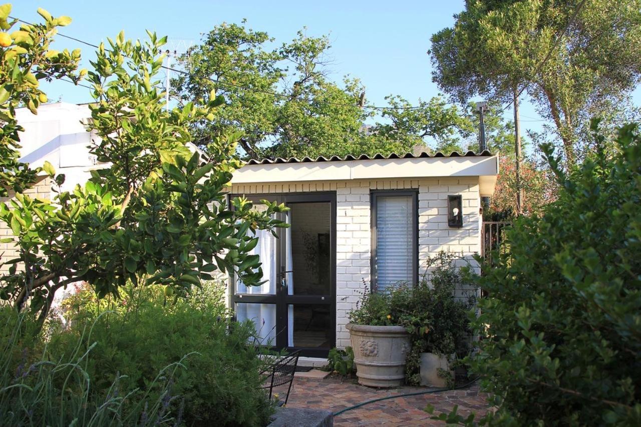 Courtyard Studio Lights And Wi Fi During Load Shedding Stellenbosch Exteriör bild