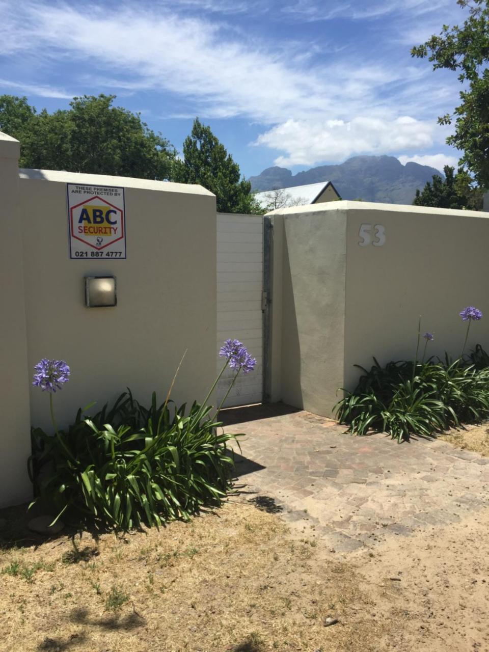 Courtyard Studio Lights And Wi Fi During Load Shedding Stellenbosch Exteriör bild